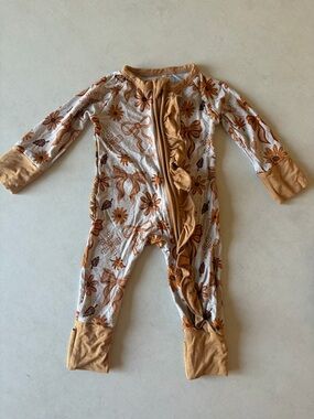 Floral and bow Ruffle Bamboo Zippy with Ruffle Butt